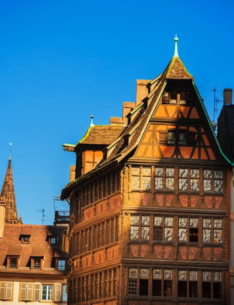 Antigua casa marco histórica en Estrasburgo, Francia — Foto de Stock