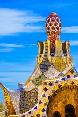 renkli mozaik Bina Park guell barcelona, İspanya