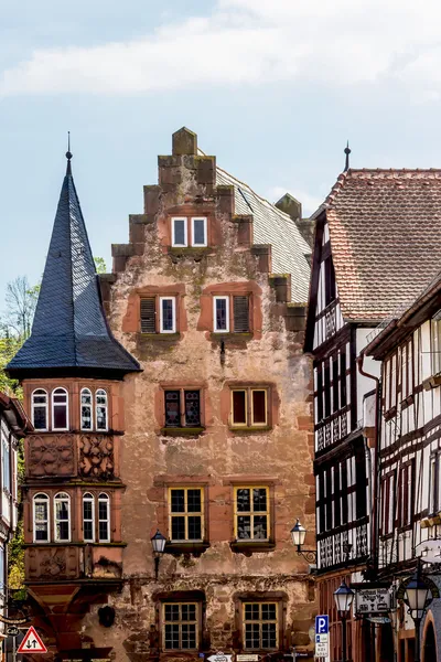 Old stone house with bay windows in Büdingen, Germany — Stock fotografie