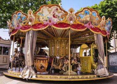 assisi, İtalya ana meydanında Carousel