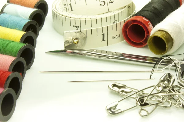Instrumenten die worden gebruikt voor het naaien — Stockfoto