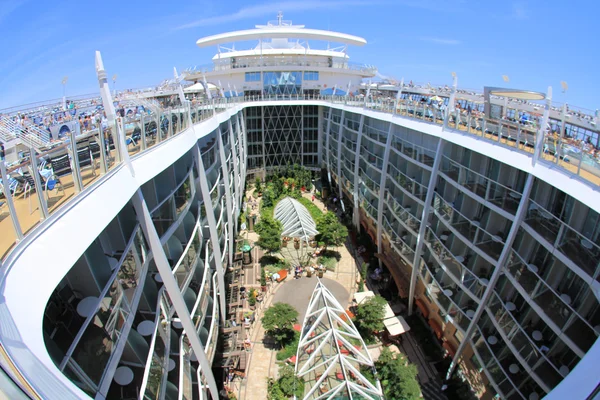 Oasis Of The Seas — Stock Photo, Image