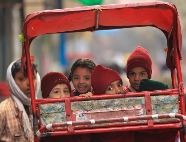 Dzieci w wieku szkolnym Indie — Zdjęcie stockowe