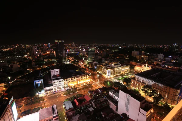Ho chi minh city skyline in de nacht — Stockfoto
