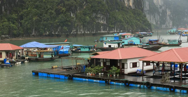 Pueblo flotante — Foto de Stock