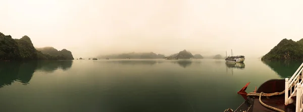 Halong Baai vietnam panorama — Stockfoto
