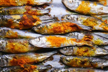 Limonlu ve baharatlı ringa balığı..