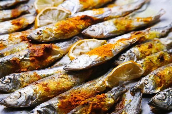 Limonlu ve baharatlı ringa balığı..