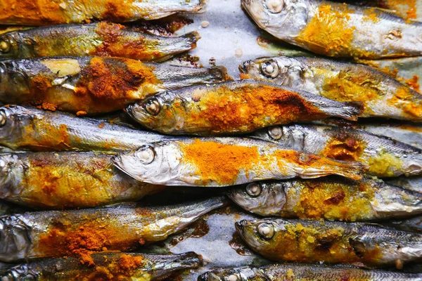 Limonlu ve baharatlı ringa balığı..