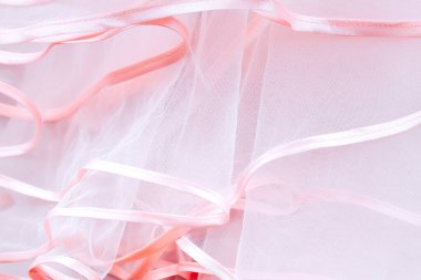 Gelinlik ayrıntıları. Pembe gelinlik yaklaş. 