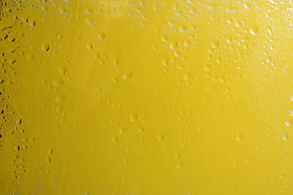Żółte Tło Kroplami Wody Przestrzeń Kopiowania — Zdjęcie stockowe