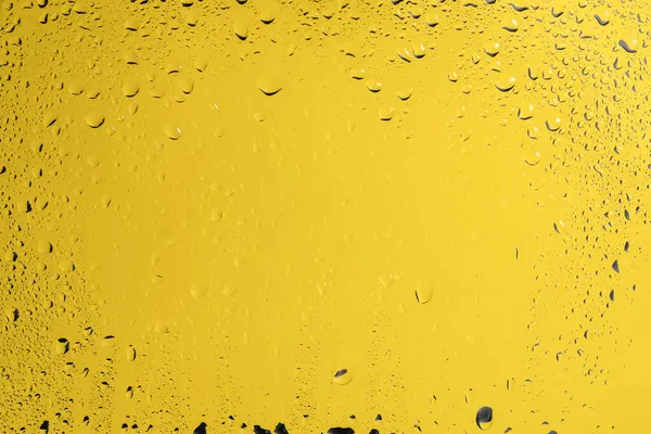 Gelber Hintergrund Mit Wassertropfen Kopierraum — Stockfoto