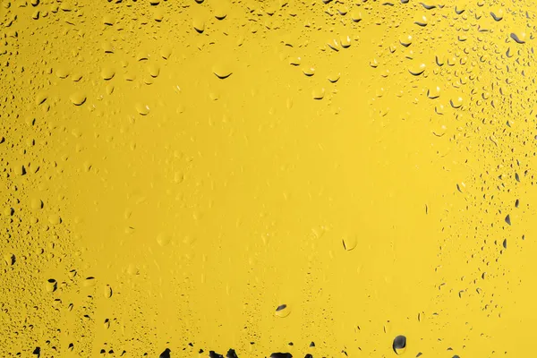 Fondo Giallo Con Gocce Acqua Copia Spazio — Foto Stock