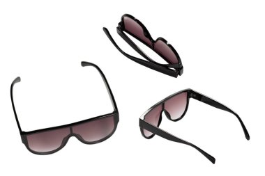 Beyaz arka planda izole edilmiş siyah gözlüklü kadın.. 