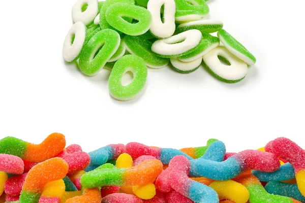 绿色的糖果环与白色隔离在一起 顶部视图 果冻糖 — 图库照片
