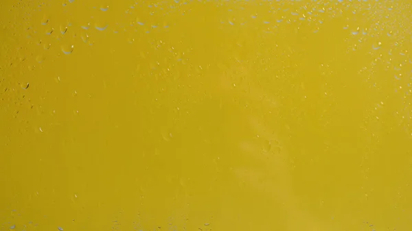 Sárga Háttér Vízcseppekkel Fénymásolási Hely — Stock Fotó