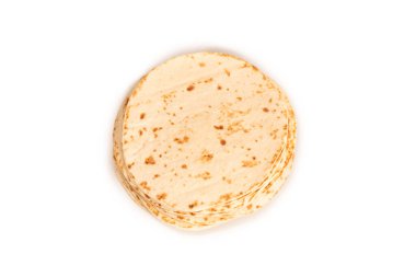 Pitta ekmeği beyaz arka planda izole edilmiş. Üst görünüm. 