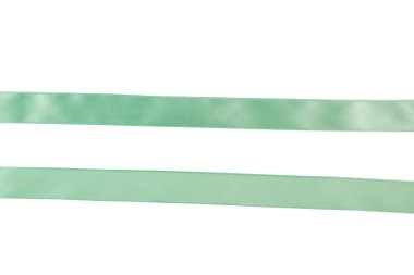 Beyaz arka plan üzerinde izole ışık yeşil şerit. 