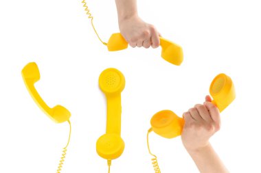 Sarı cep telefonu beyazda izole edilmiş. Boşluğu kopyala.