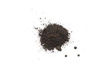 Beyaz arka planda izole edilmiş bitkiler için kara toprak. Yer deseni.