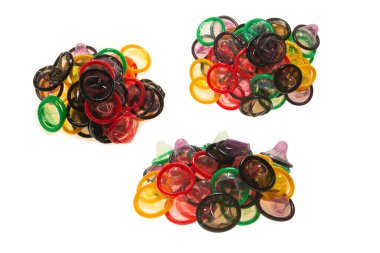 Renkli prezervatifler. Üst görünüm. 