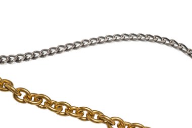 Beyaz arka planda izole edilmiş çelik zincir.. 