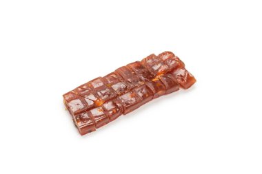 Beyaz arka planda fındıklı geleneksel Türk lezzeti. 