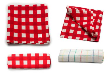 Kırmızı peçete beyaz arka planda izole edilmiş. Boşluğu kopyala. 