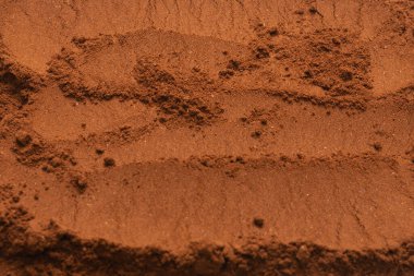 Arka planda izole edilmiş anlık kahve. Üst görünüm. 