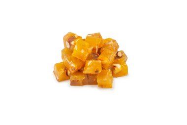 Beyaz arka planda fındıklı geleneksel Türk lezzeti. 