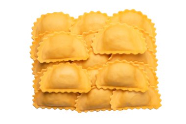 Arka plan olarak çiğ ravioli. Sağlıklı İtalyan yemekleri.. 