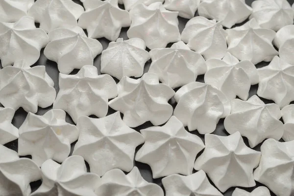 Beyaz lezzetli krema, ev yapımı tatlı. Üst görünüm. 