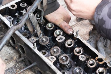 Tamirci tamir etti. Motor tamiri.