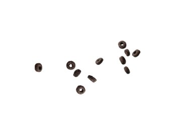 Çikolata halkaları gevrekleri bir kaseye dökülür. Kahvaltıda. Beyaz bir arkaplanda izole edilmiş. 