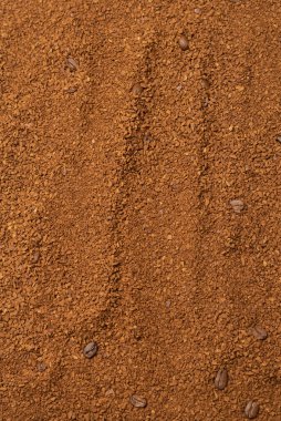 Arka planda izole edilmiş anlık kahve. Üst görünüm. 