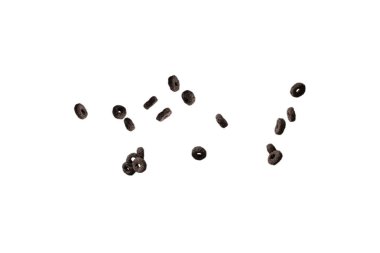 Çikolata halkaları gevrekleri bir kaseye dökülür. Kahvaltıda. Beyaz bir arkaplanda izole edilmiş. 