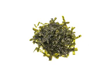 Beyaz arka planda izole edilmiş lezzetli yosun.. 