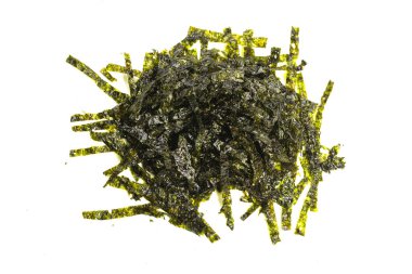 Beyaz arka planda izole edilmiş lezzetli yosun.. 