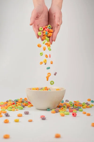 Caixa Cereais Colorida Para Pequeno Almoço Matinal Flocos Milho Caindo — Fotografia de Stock