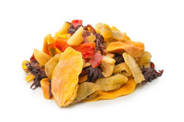 Kurutulmuş egzotik meyve, mango, ananas dilimleri, tutku meyvesi, papaya karışımı. Vejetaryen tatlı..  