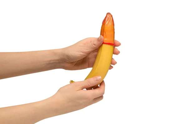 Een Vrouw Deed Een Condoom Een Banaan Geïsoleerd Een Witte — Stockfoto