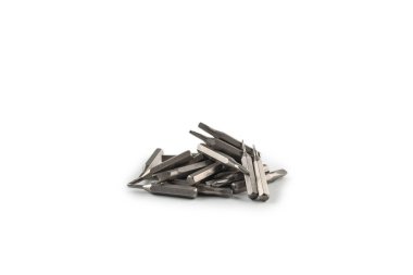 Bir grup Phillips tornavida parçasının beyaz arka plan ipuçlarında izole edilmiş. Üst görünüm. 