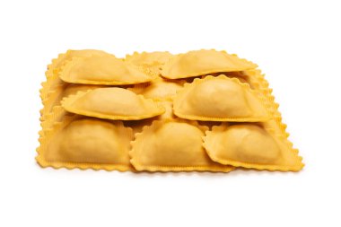 Arka plan olarak çiğ ravioli. Sağlıklı İtalyan yemekleri.. 