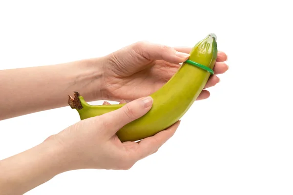 Frau Legte Kondom Auf Eine Banane Isoliert Auf Weißem Hintergrund — Stockfoto