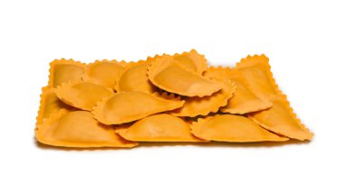 Arka plan olarak çiğ ravioli. Sağlıklı İtalyan yemekleri.. 