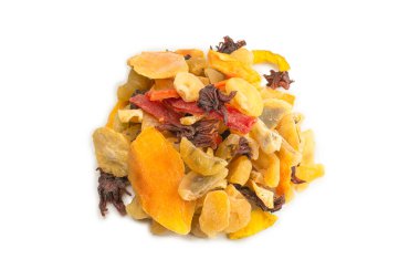 Kurutulmuş egzotik meyve, mango, ananas dilimleri, tutku meyvesi, papaya karışımı. Vejetaryen tatlı..  