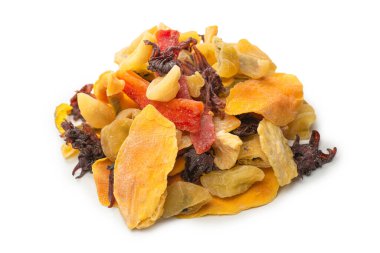 Kurutulmuş egzotik meyve, mango, ananas dilimleri, tutku meyvesi, papaya karışımı. Vejetaryen tatlı..  