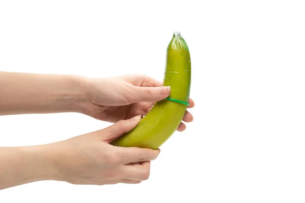 Mulher Pôs Preservativo Uma Banana Isolado Sobre Fundo Branco — Fotografia de Stock