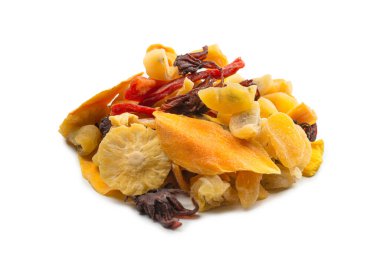 Kurutulmuş egzotik meyve, mango, ananas dilimleri, tutku meyvesi, papaya karışımı. Vejetaryen tatlı..  