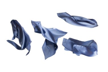 Akan mavi ipek eşarp beyaz arkaplanda izole edildi. 